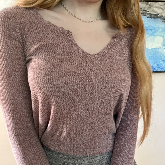 Hollister Long Sleeve - Picture 6 of 6